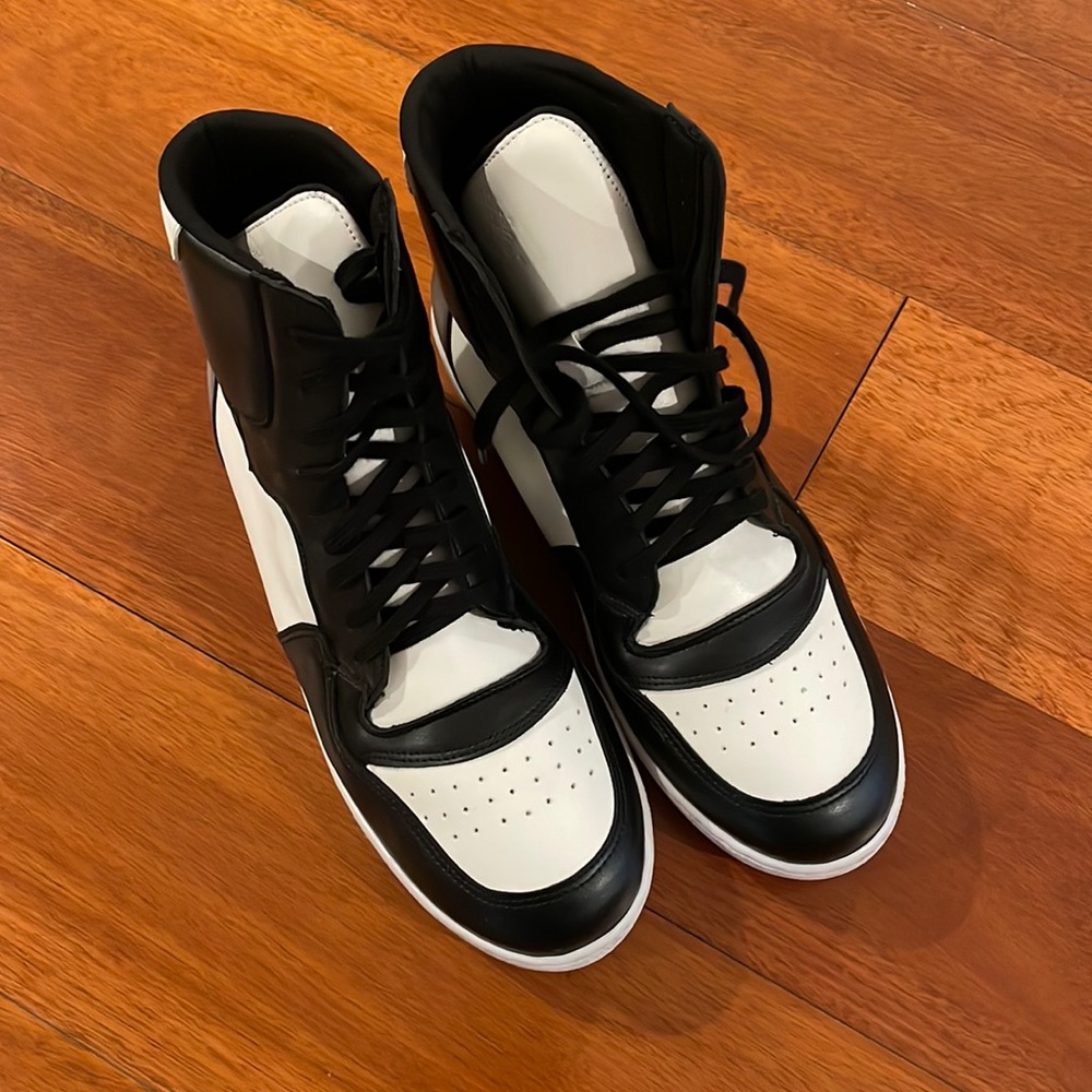 Seaside avenue size 39black and white high top sneakers not used excellent shape